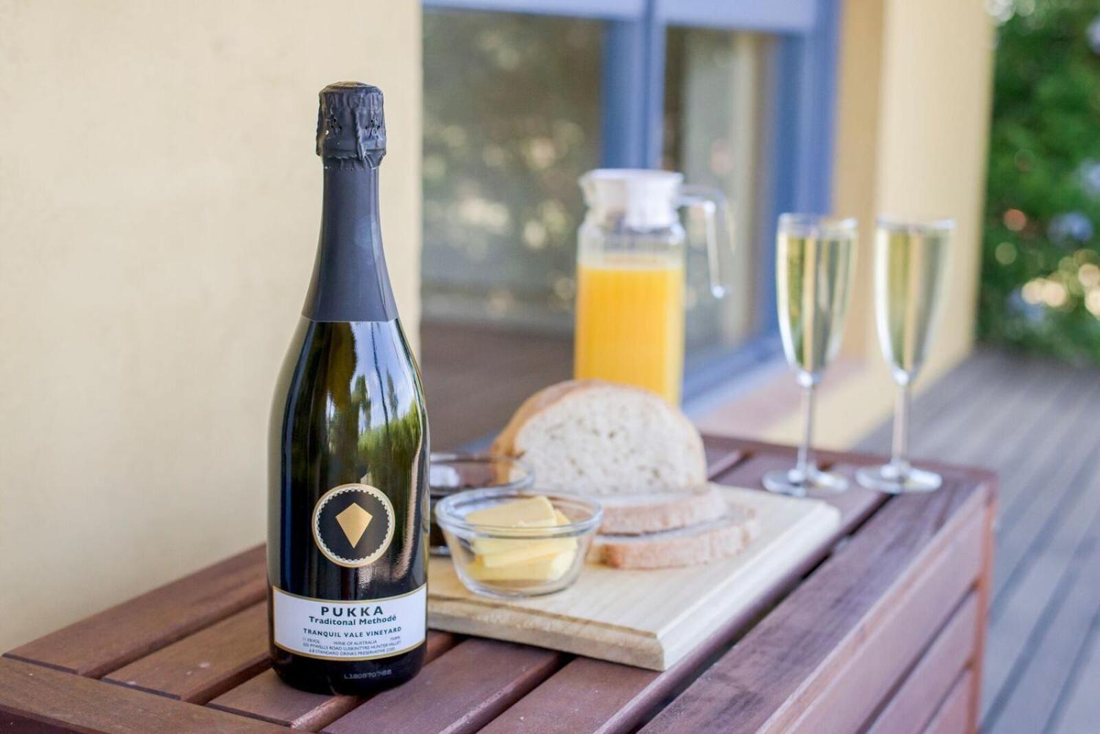 Tranquil Vale Vineyard Hotel Luskintyre Екстериор снимка