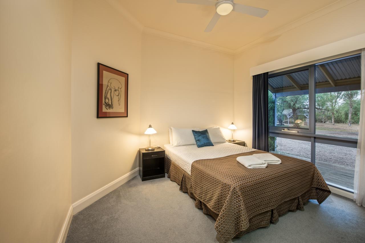 Tranquil Vale Vineyard Hotel Luskintyre Екстериор снимка