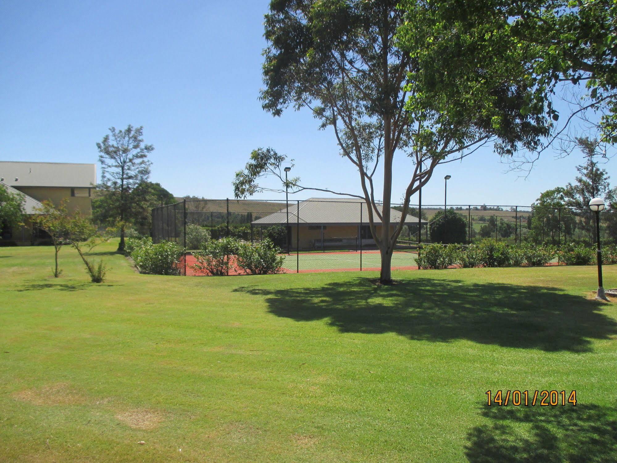 Tranquil Vale Vineyard Hotel Luskintyre Екстериор снимка
