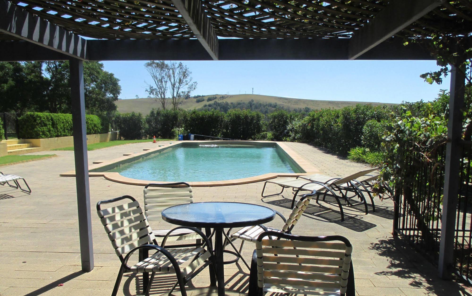 Tranquil Vale Vineyard Hotel Luskintyre Екстериор снимка