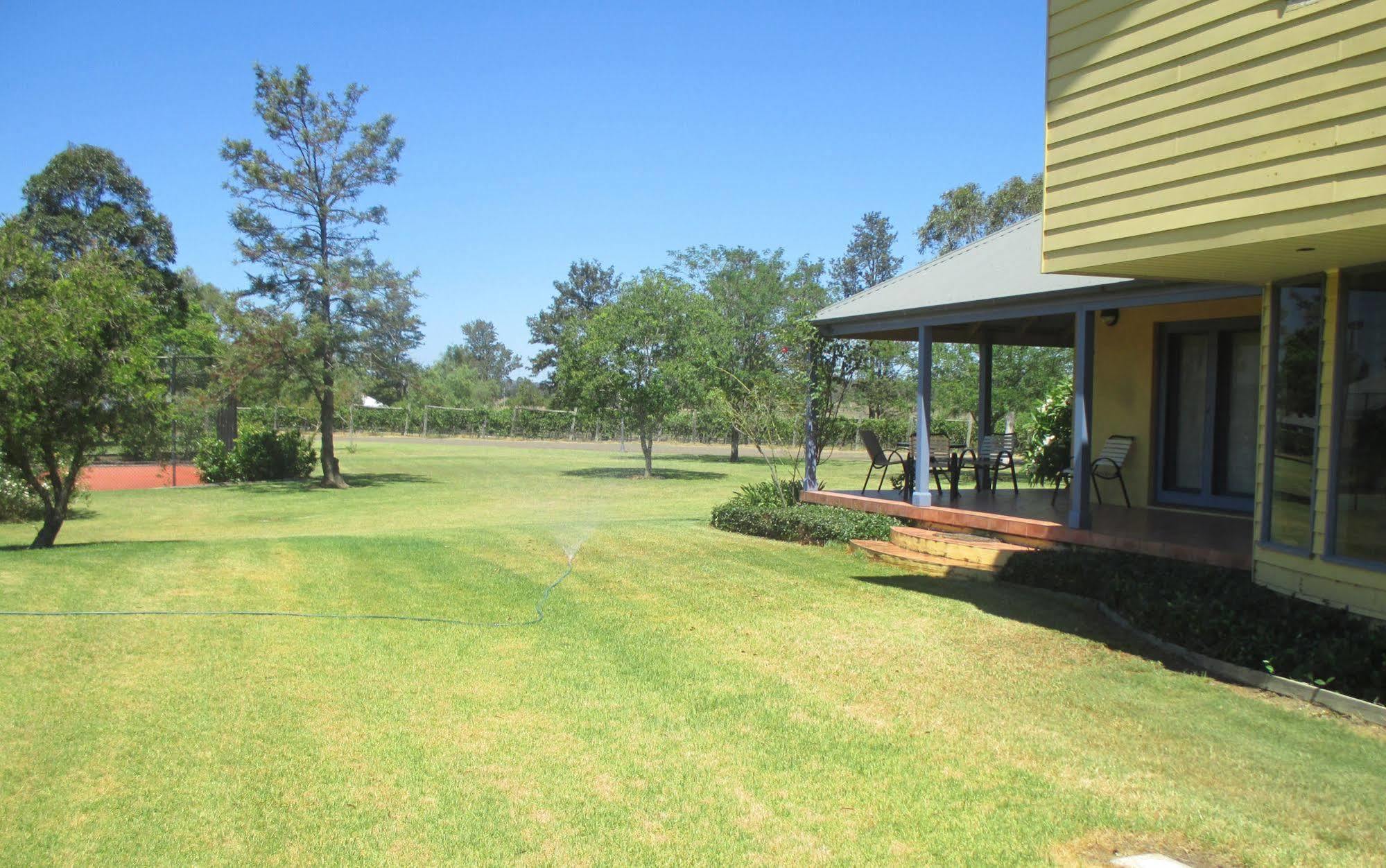 Tranquil Vale Vineyard Hotel Luskintyre Екстериор снимка